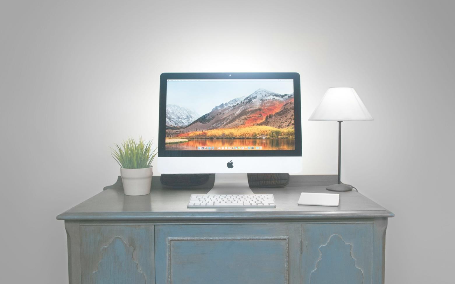 Financial planning session with Belgian family